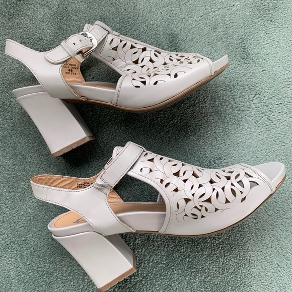 Arcadia Pale Gray Block Heel Shoes Size 8 Medium In Good Condition - Picture 3 of 8